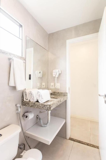 Bathroom 5, Duro Beach Garden Hotel, Caucaia