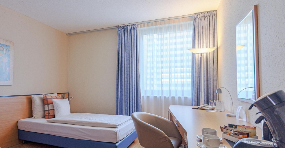 Bedroom 5, Best Western Macrander Hotel Frankfurt/Kaiserlei, Offenbach am Main