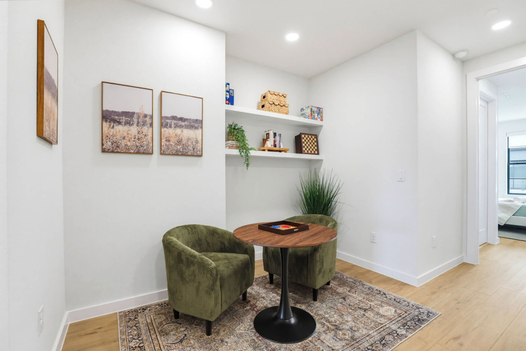 Room 4, Luxury Condo With Pool-view Balcony, Comal