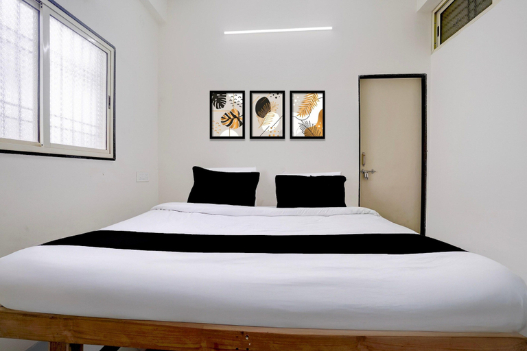Room 5, Hotel O Bamu University, Aurangabad