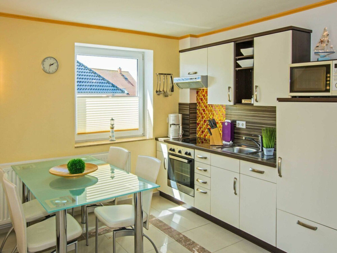 Private kitchen 2, Holiday Apartment With 1 Bedroom, Vorpommern-Greifswald