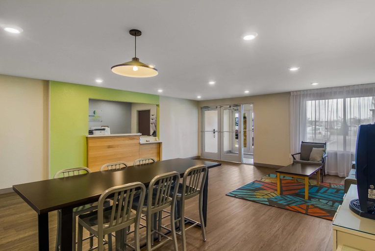Public Area 3, Woodspring Suites Jacksonville Orange Park, Duval