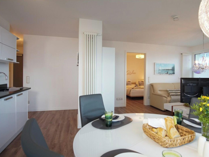 Dining 4, Holiday Apartment With 1 Bedroom, Ostholstein