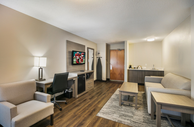 Others 5, Red Roof Inn PLUS+ Boston - Logan, Essex