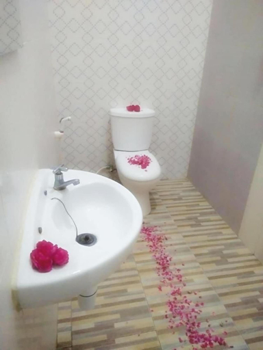Bathroom 5, Clover Homestay, Probolinggo