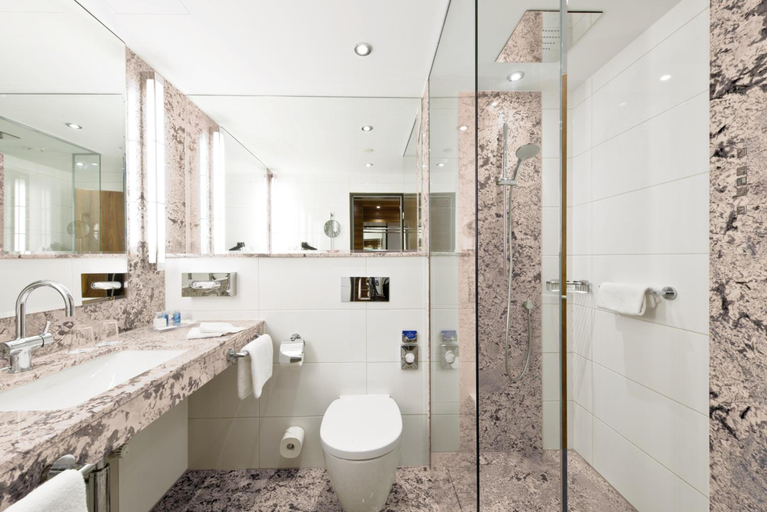 Bathroom 5, Maritim Hotel Bad Homburg, Hochtaunuskreis