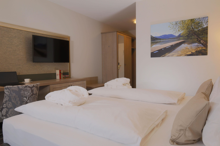 Bedroom 3, Hotel Bayerischer Hof Miesbach, BW Premier Collection, Miesbach