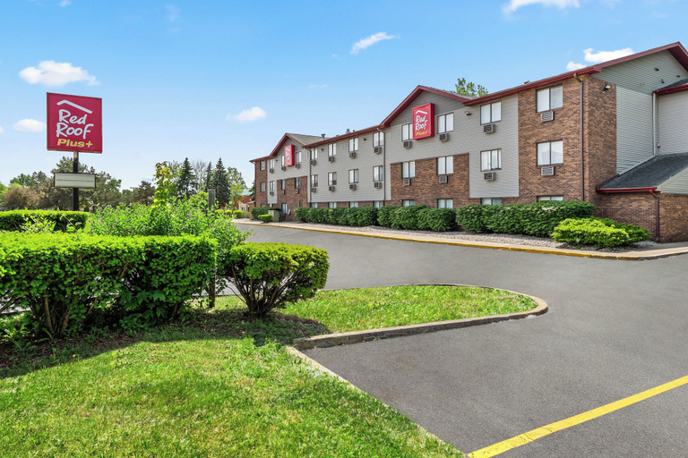 Exterior & Views 2, Red Roof Inn PLUS+ Belleville, Wayne