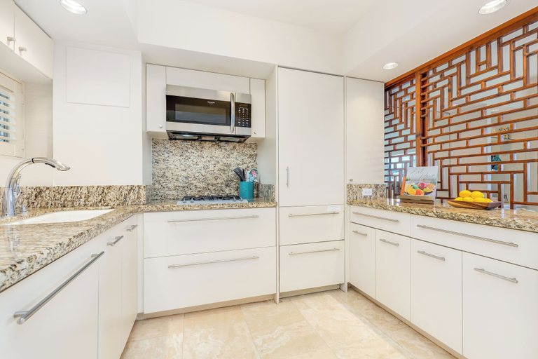 Exterior 3, Beachfront Property W/sand Access at Waikiki Shore Condo With Full Kitchen, Honolulu