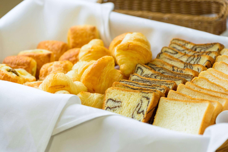 Food & Drinks 5, SureStay Plus by Best Western Shin-Osaka, Osaka