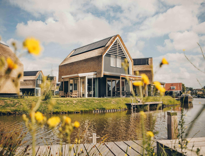 Primary image, Eleagant Watervilla in Heeg With Sauna, Wymbritseradiel