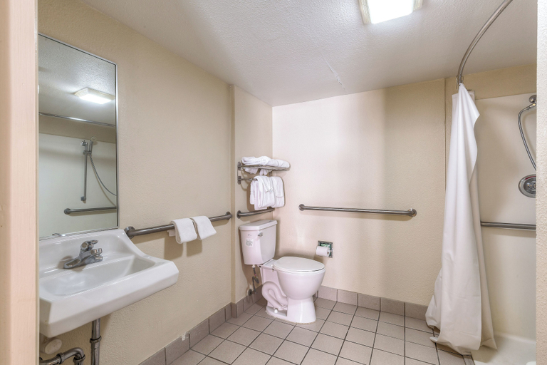 Bathroom 4, Red Roof Inn Amarillo West, Potter