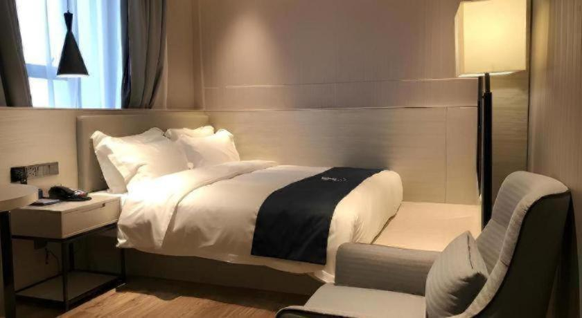 Bedroom 2, Echarm Hotel Wuhan Univerisity Hongshan Square Metro Station, Wuhan