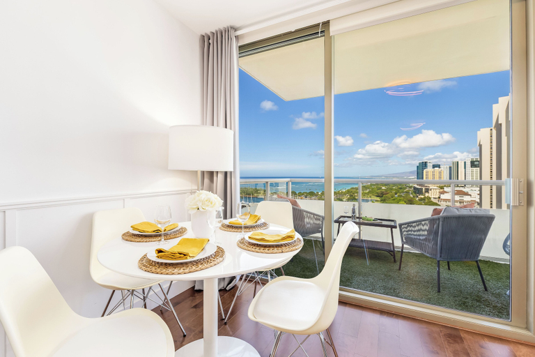 Exterior 2, Ocean-city Views Glamorous Condo at The Watermark W/parking & Full Kitchen, Honolulu