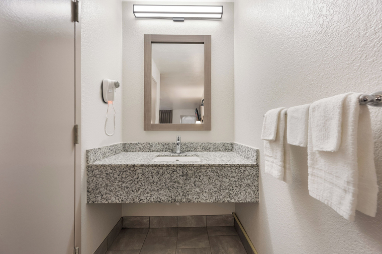 Bathroom 4, Red Roof Inn Birmingham South, Jefferson