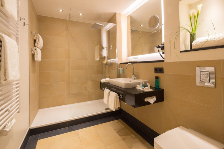 Bathroom 4, Essener Hof Sure Hotel Collection by Best Western, Essen