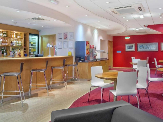 Food & Drinks 5, Travelodge Birmingham Central Broadway Plaza, Birmingham