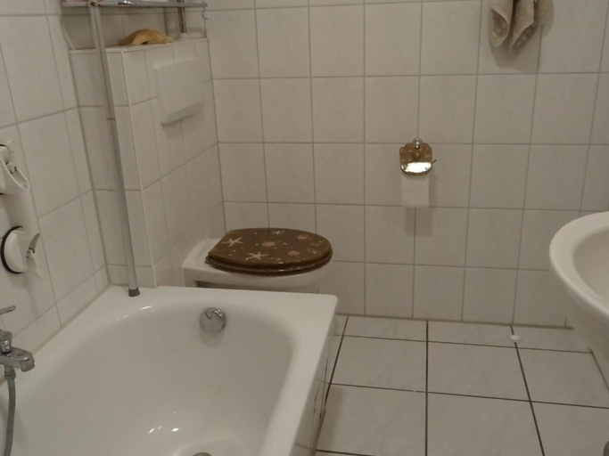 Bathroom 5, Residenz am Buchenpark App. 14, Vorpommern-Greifswald
