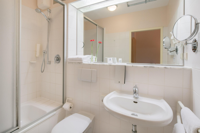 Bathroom 4, Best Western Hotel Prisma, Neumünster