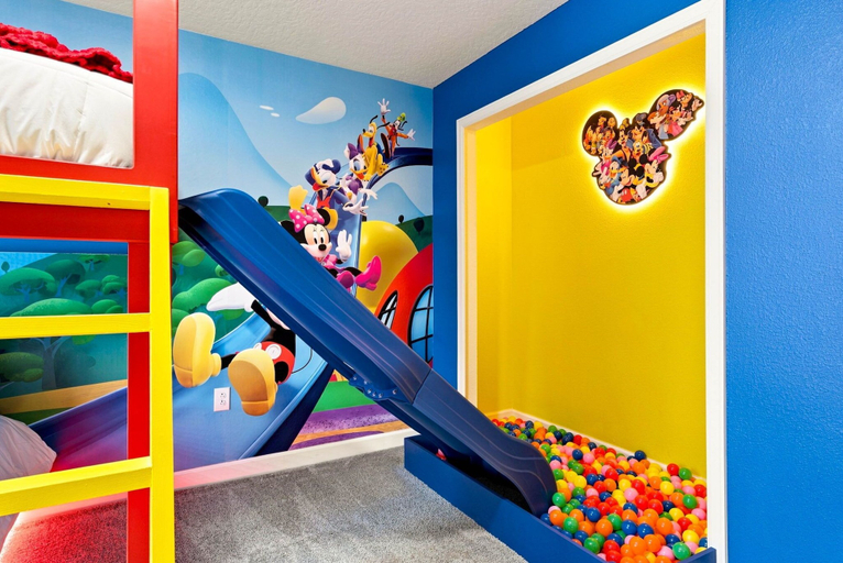 Room 4, Themed Disney Getaway, Pool & Amazing Location, Osceola