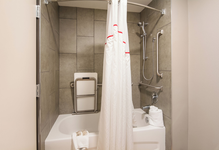 Bathroom 4, Red Roof Inn Chester, Chesterfield