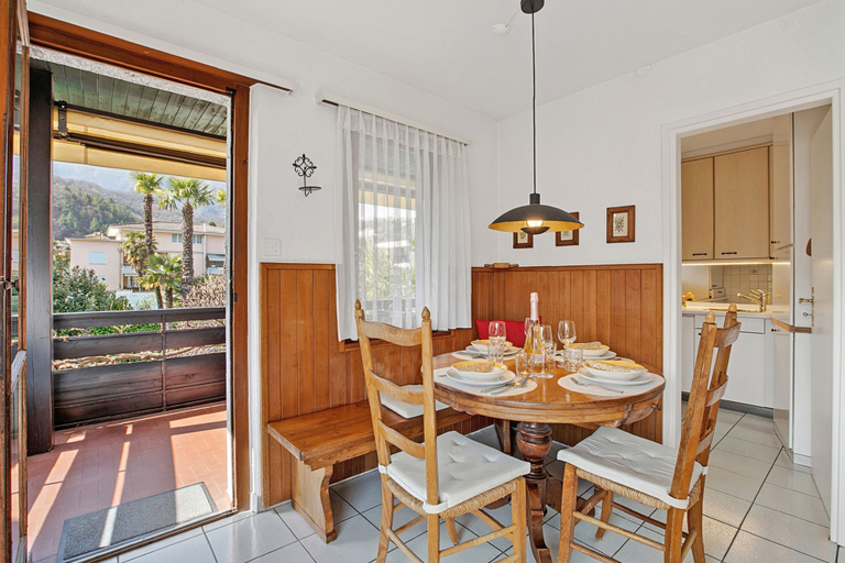 Dining 4, Casa Viola Panorama in Losone for 4, Locarno