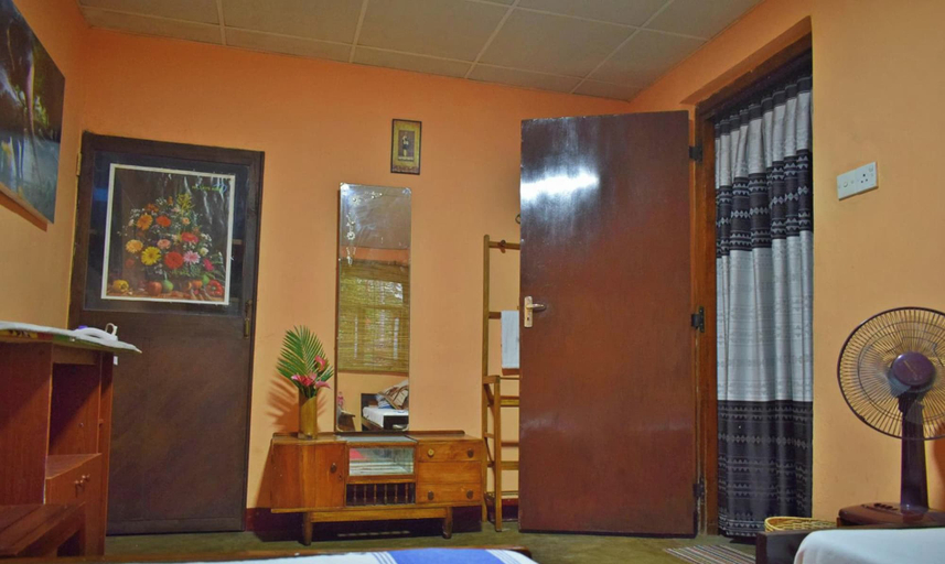 Bedroom 4, Elephant Lovers Inn, Rambukkana