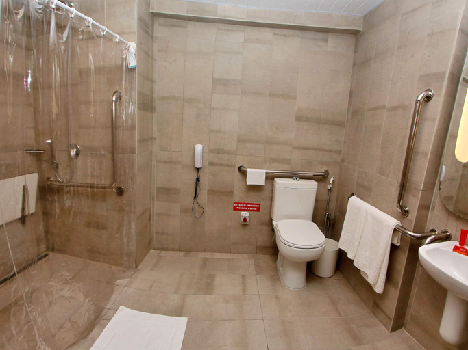 Bathroom 4, ibis Natal, Natal