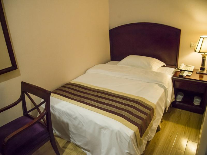 Bedroom 2, Shell Hotel (Suzhou Shengze Oriental Textile City Store), Suzhou