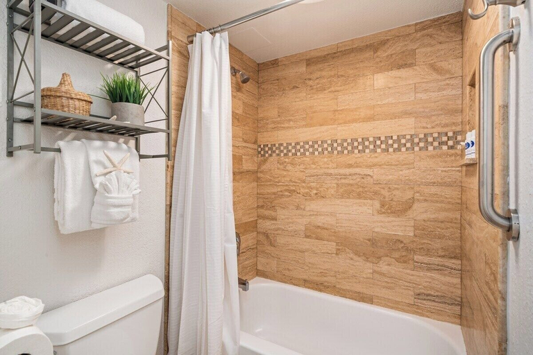 Interior 3, Cozy 1BR Oceanfront Resort w Pool - Paki Maui 217, Maui