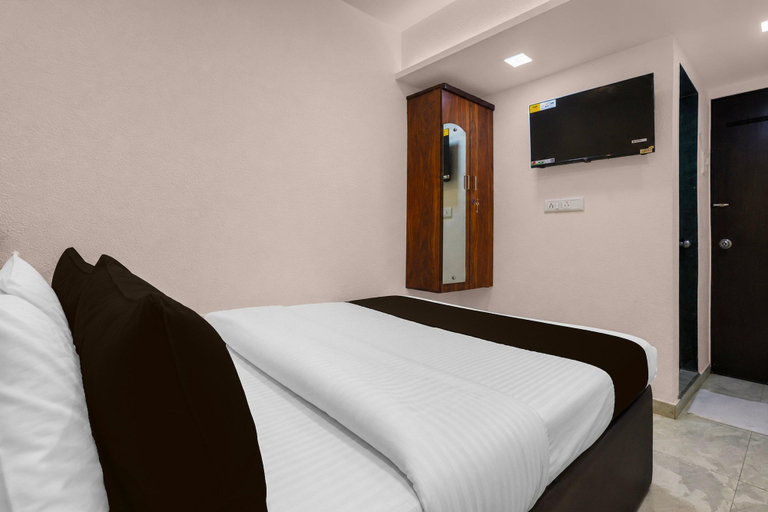 Room 4, Classic Santacruz Metro Station, Mumbai Suburban