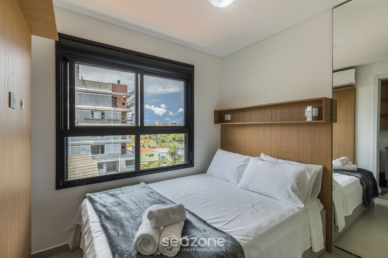 Room 2, Fully Equipped Studio in Curitiba Pla0405, Curitiba