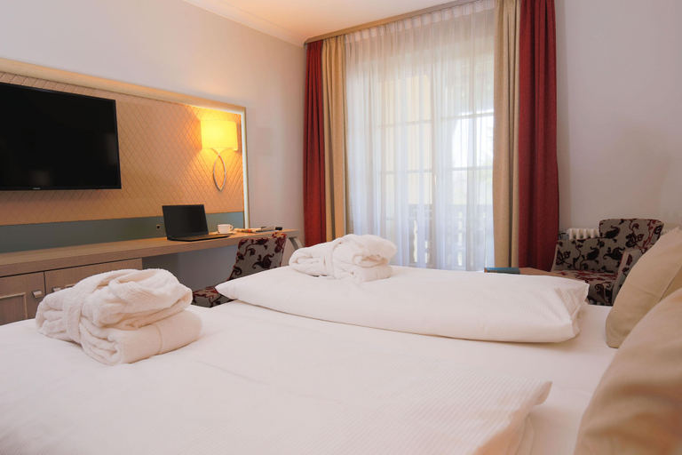 Bedroom 3, Hotel Bayerischer Hof Miesbach, BW Premier Collection, Miesbach