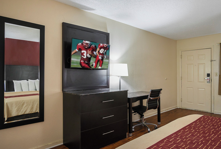 Bedroom 3, Red Roof Inn & Suites Scottsboro, Jackson