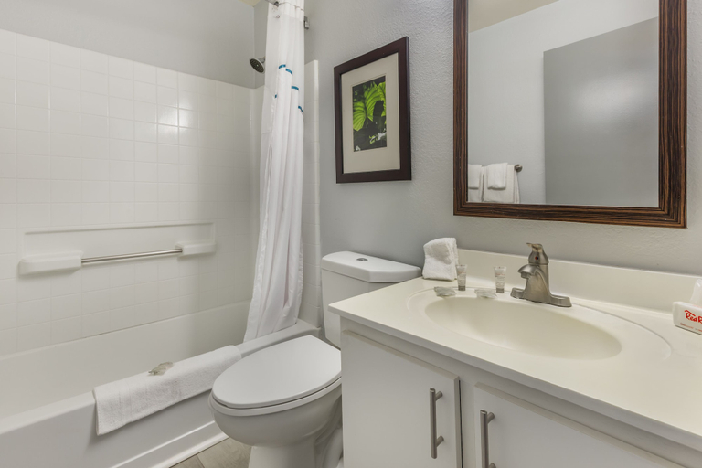 Bathroom 4, HomeTowne Studios & Suites by Red Roof Greensboro, Guilford