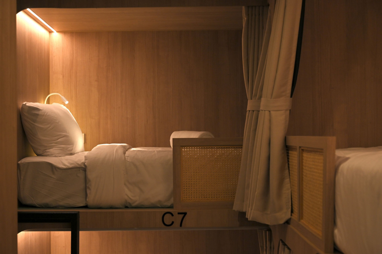 Room 3, Yen Hostel & Smoothies Silom, Bang Rak