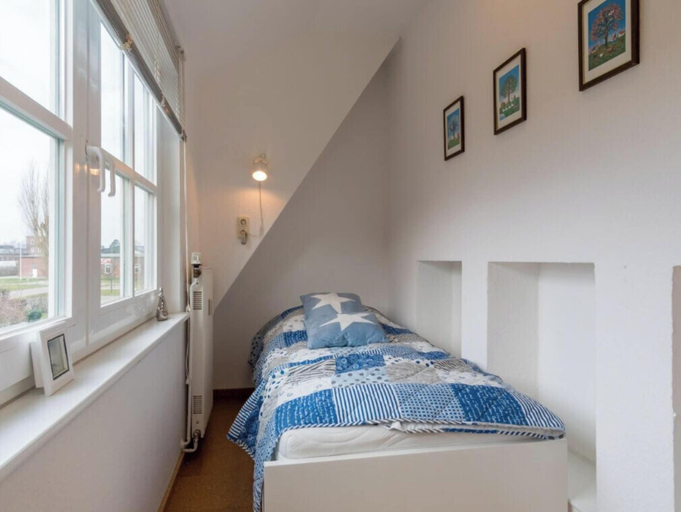 Room 2, House by the Pier, Apartment I "beach Nest", Ostholstein