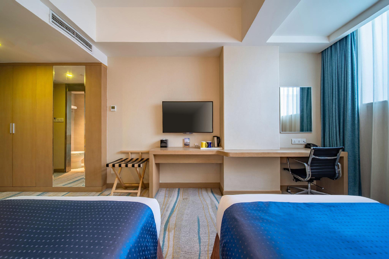 Bedroom 3, Center International Hotel, Chengdu