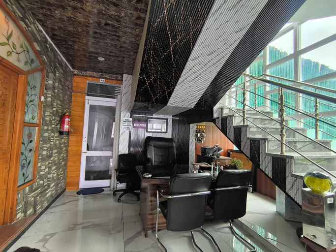 Reception 2, Classic Holiday Homes, Srinagar