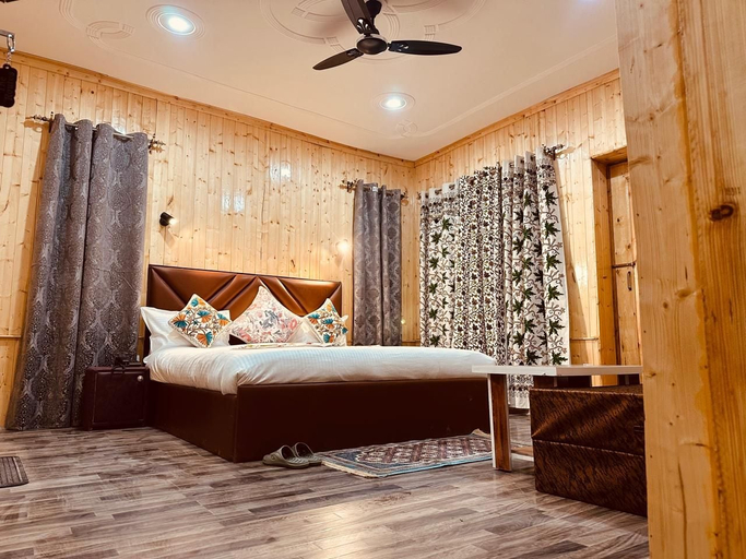 Bedroom 2, The Routes Pahalgam, Anantnag
