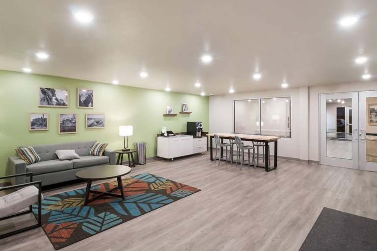 Public Area 2, Woodspring Suites Mesa Chandler, Maricopa
