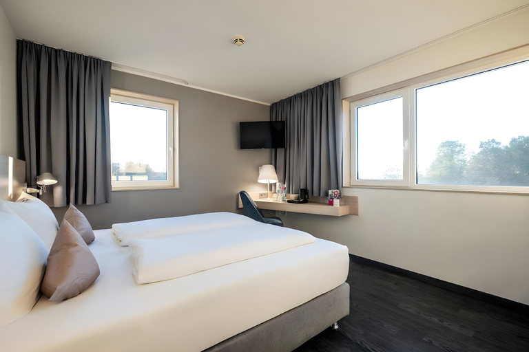 Bedroom 3, Serways Hotel Weiskirchen, Offenbach