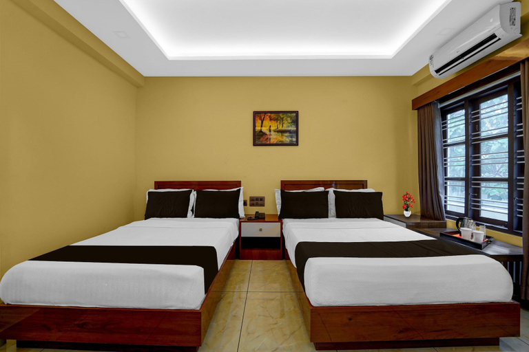 Room 3, Deluxe Apsara Tourist Homes, Pathanamthitta