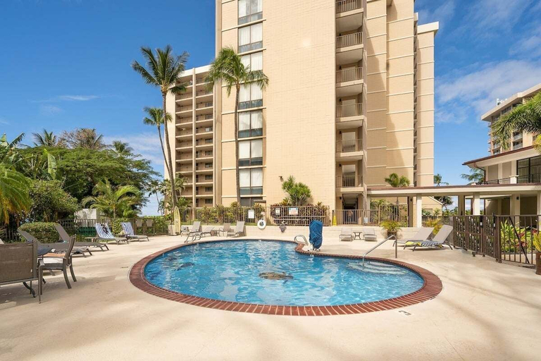 Exterior 3, Beautifully Decorated Oceanfront 1BR w Ac-valley Isle 304, Maui