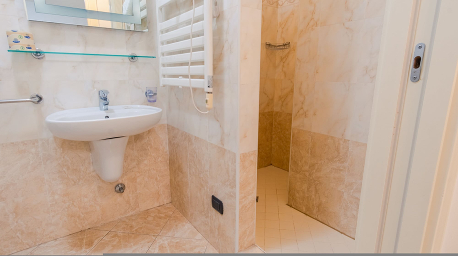 Room 4, 02 Relais du Lac Village - Italian Homing, Brescia