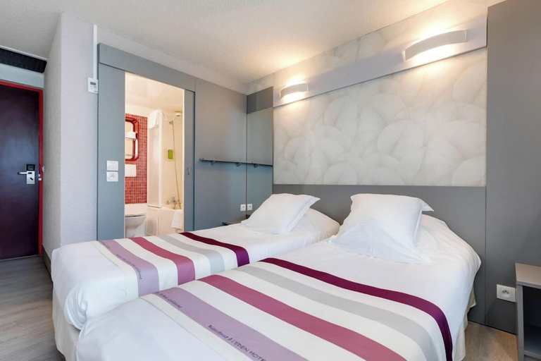 Bedroom 3, Brit Hotel Confort Rouen Nord - Eden, Seine-Maritime