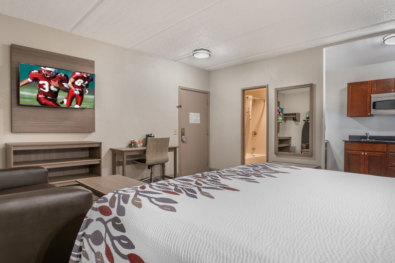 Bedroom 3, Red Roof Inn Houston - Brookhollow, Houston
