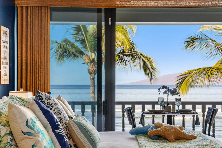 Interior 4, Summer Sale! Breathtaking Beachfront Remodeled Studio - Lahaina Shores 413, Maui