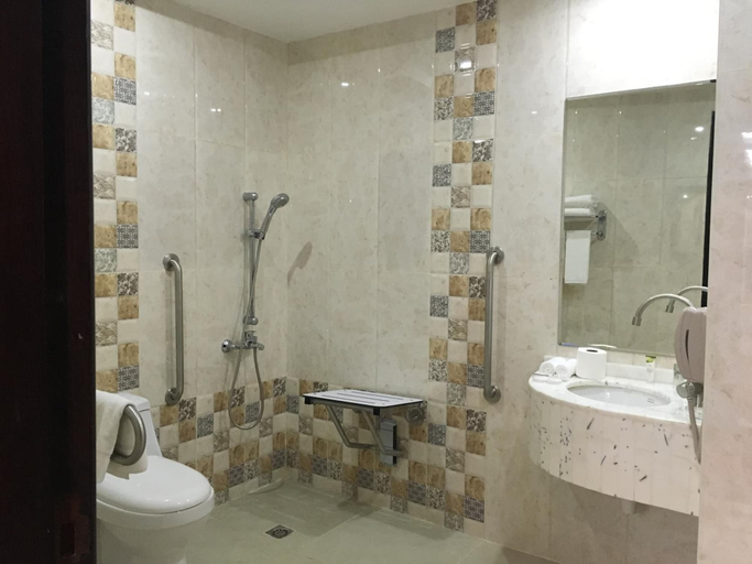 Bathroom 5, Royal Tulip Hotel, Dubai, Dubai