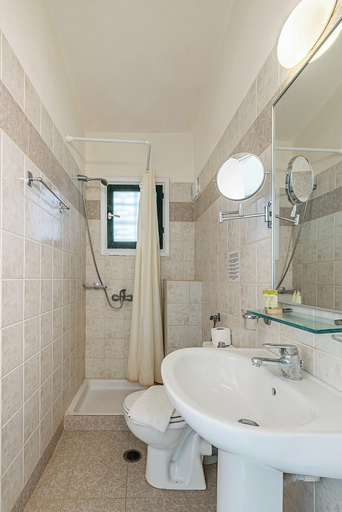 Bathroom 3, Niros Beach Apartments, Crete